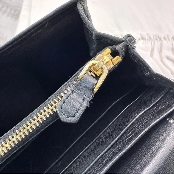 AUTHENTIC Prada wallet. Black. - Picture 5 of 15